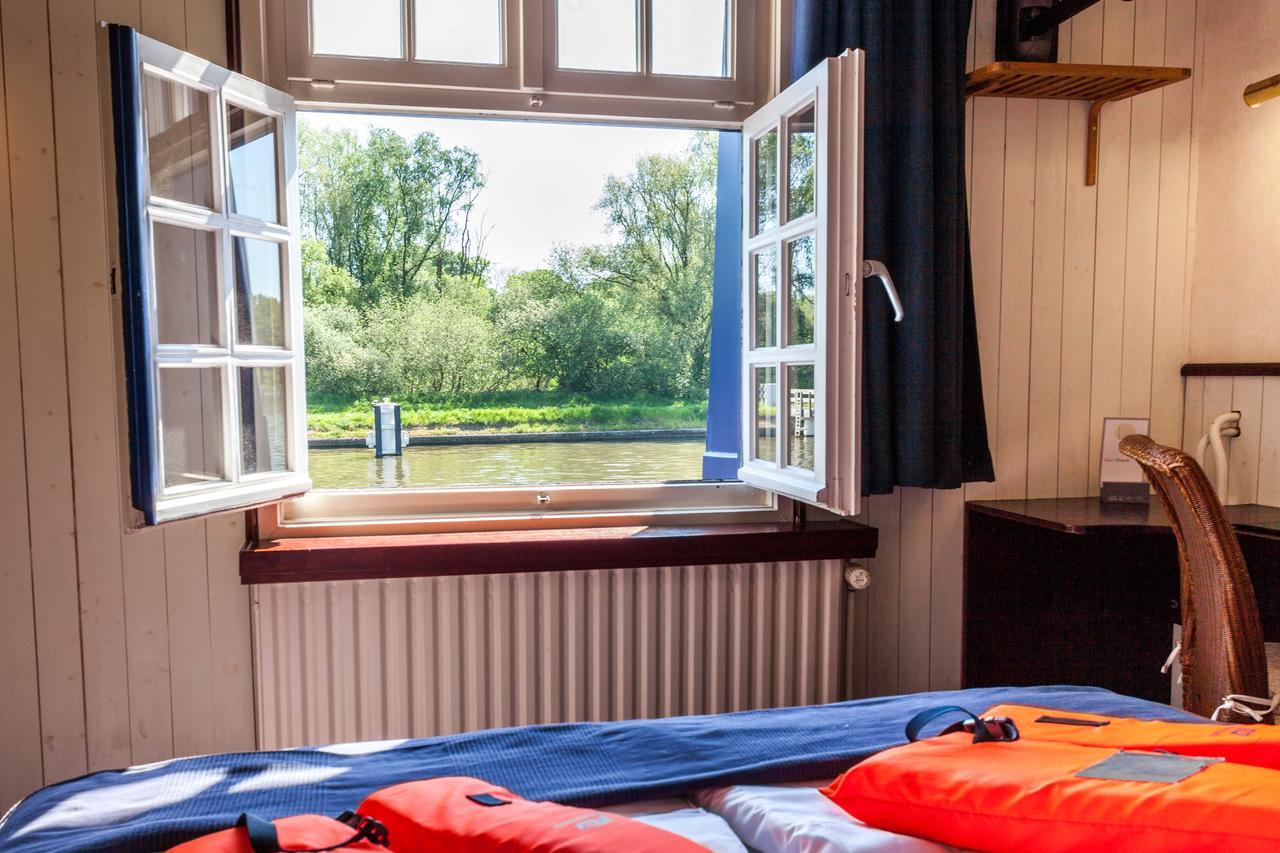 Boat Hotel De Barge Μπριζ Εξωτερικό φωτογραφία
