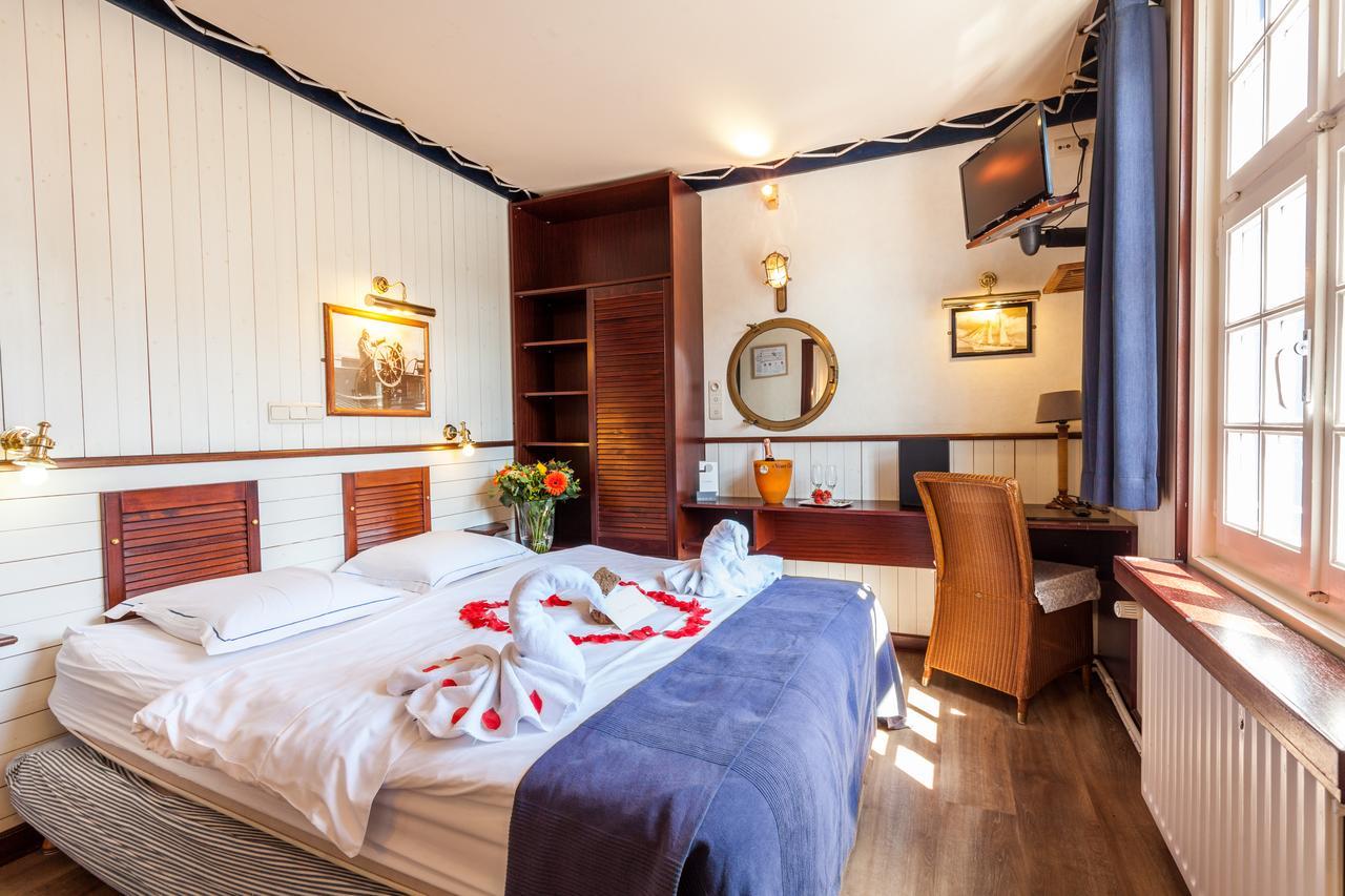 Boat Hotel De Barge Μπριζ Εξωτερικό φωτογραφία